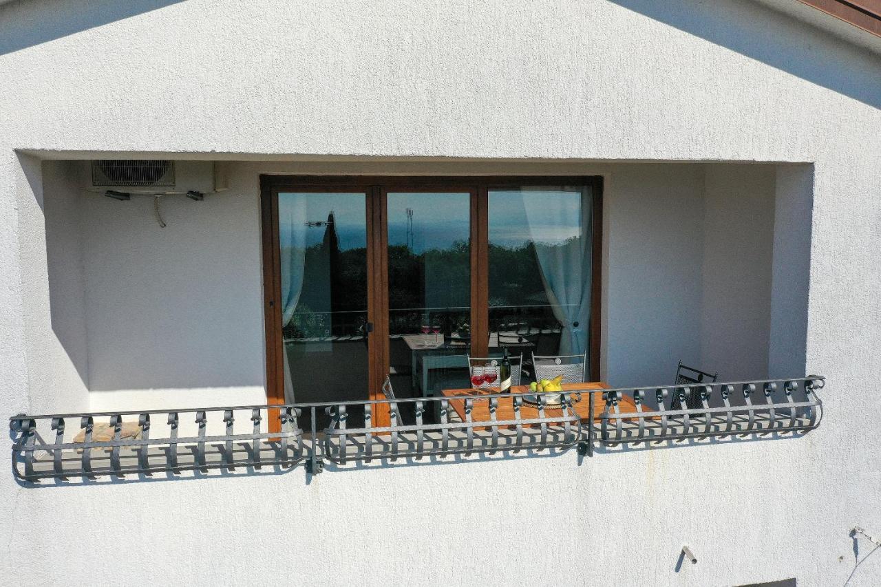 Villa Fani With Jacuzzi Ičići Eksteriør billede